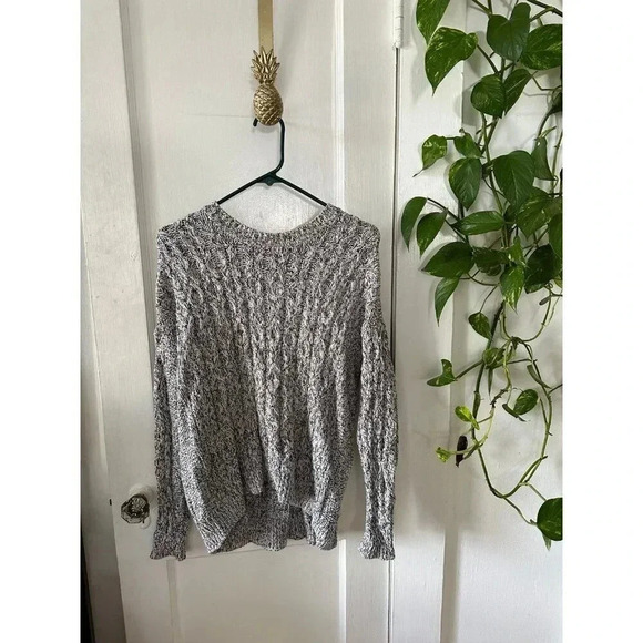 H&M women’s size small sweater - Picture 1 of 8